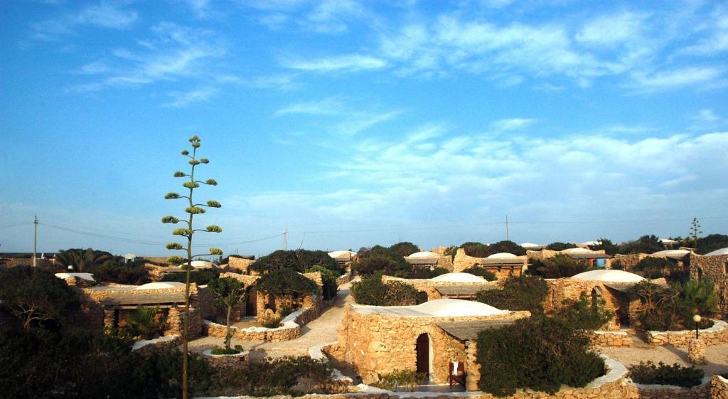 Hotel I Dammusi Di Borgo Cala Creta LMP Exterior foto